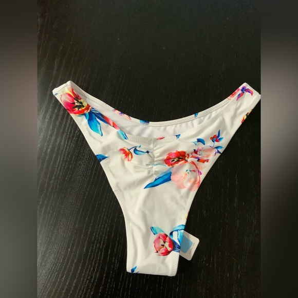 Cupshe Floral Bikini High rise Bottom NWT - Picture 3 of 3